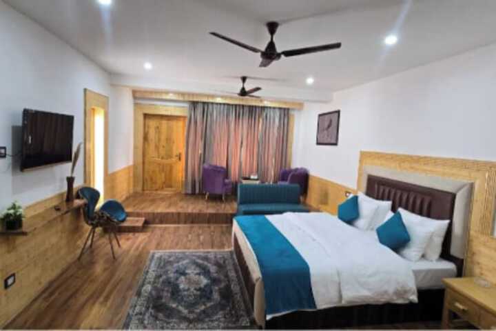 Room 3 of 31
