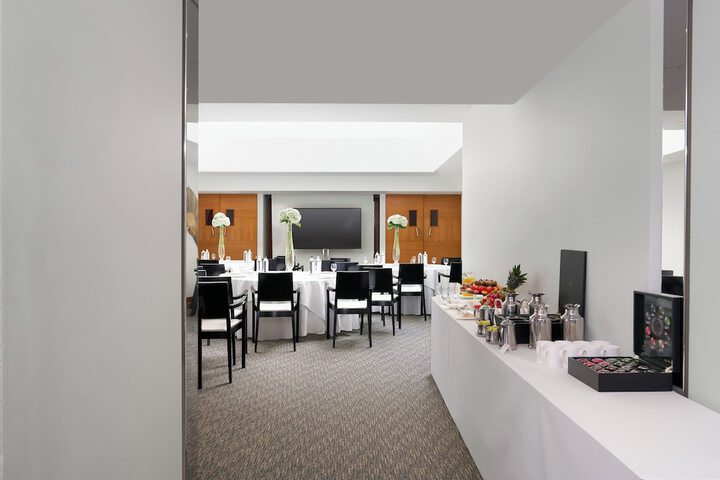 Business Center 204 of 250