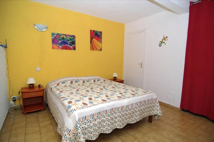 Room 2 of 11