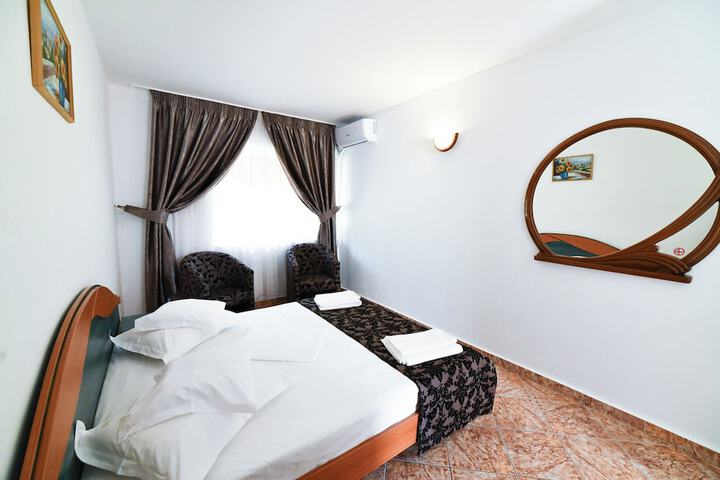 Room 4 of 56