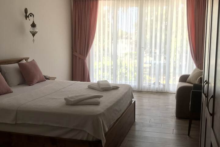 Room 10 of 73