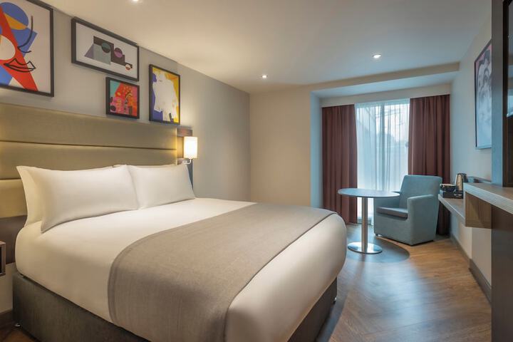 Room 3 of 27
