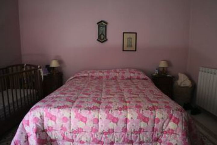 Room 8 of 18