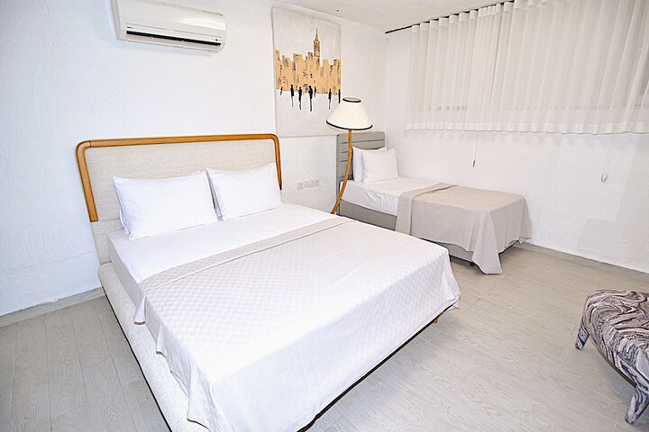 Room 9 of 98