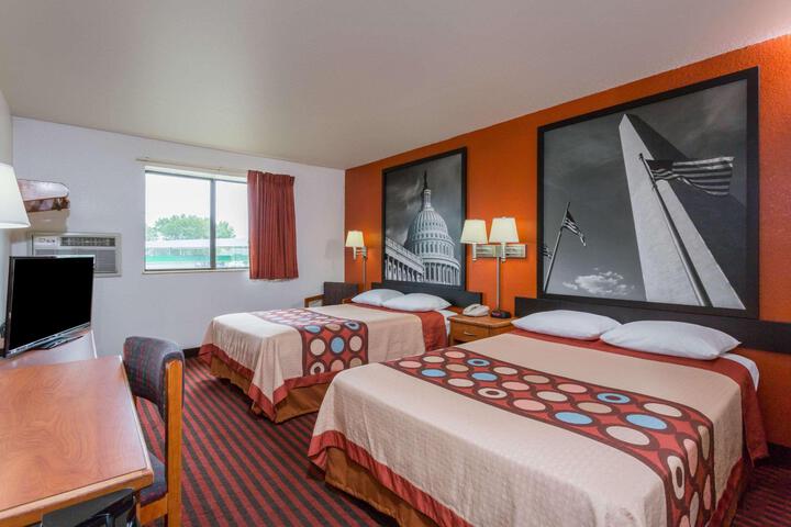 2 Double Beds (5 of 7)