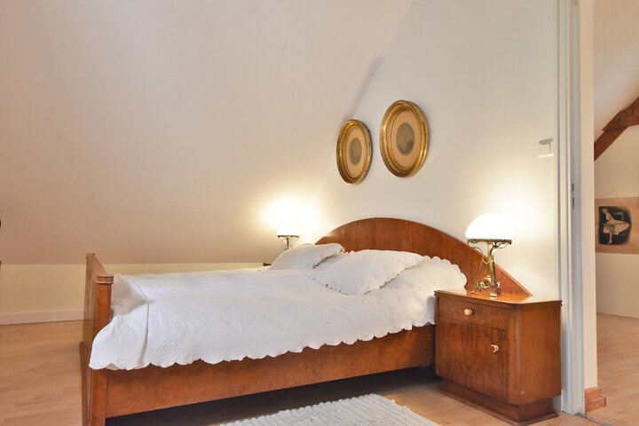 Room 3 of 44