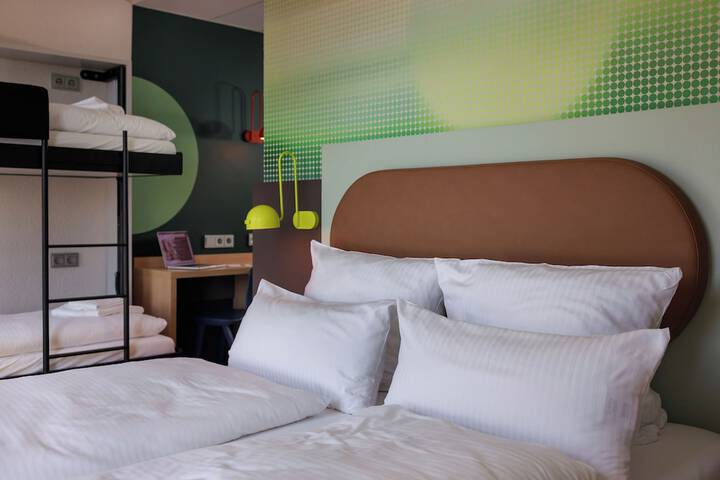 Room 16 of 51