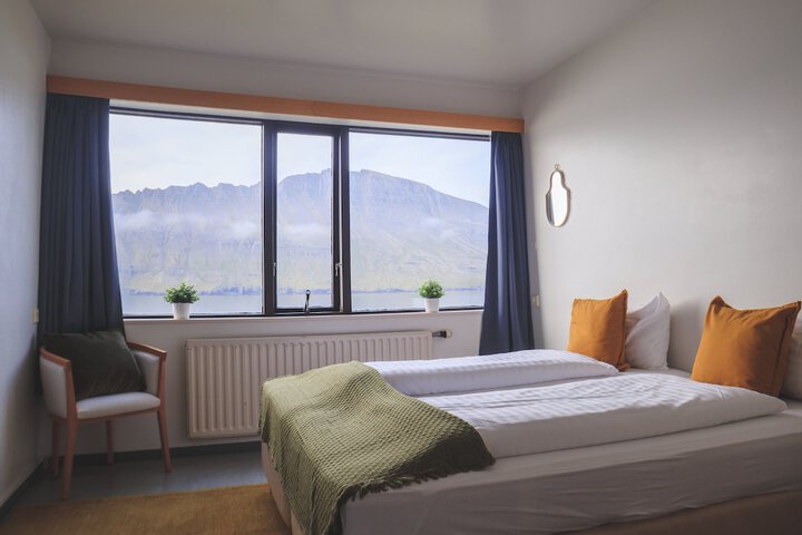 Room 10 of 53