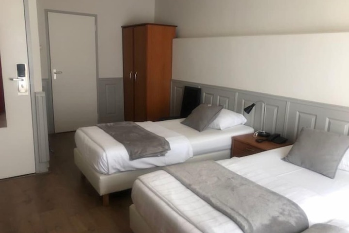 Room 32 of 54