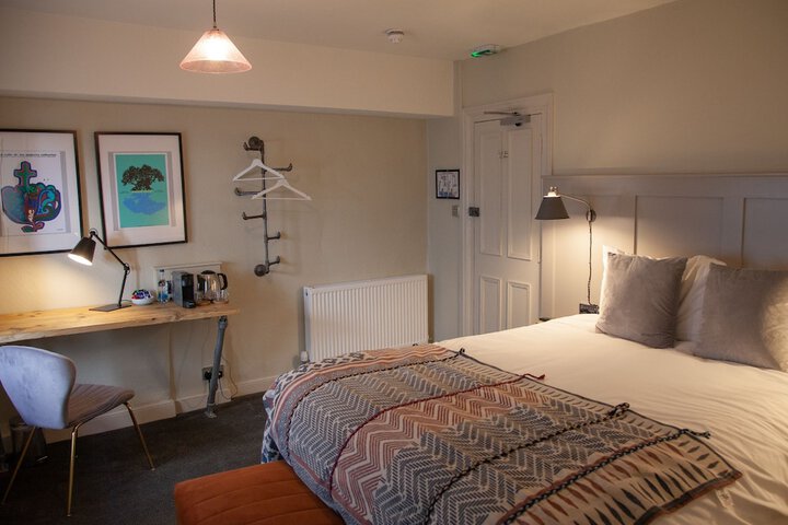 Room 8 of 42