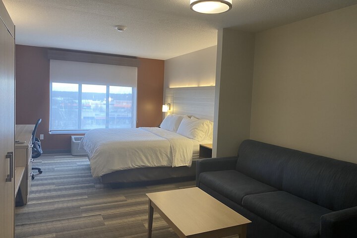 1 King Bed Suite (10 of 24)