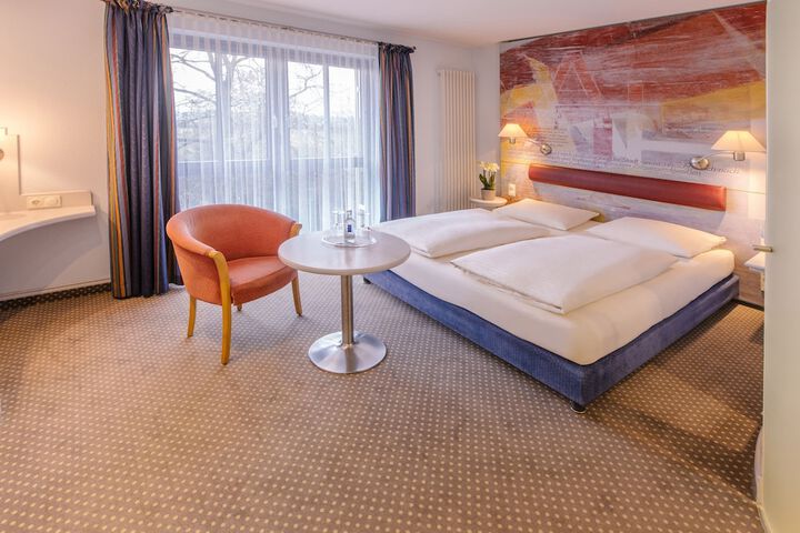 Room 2 of 37
