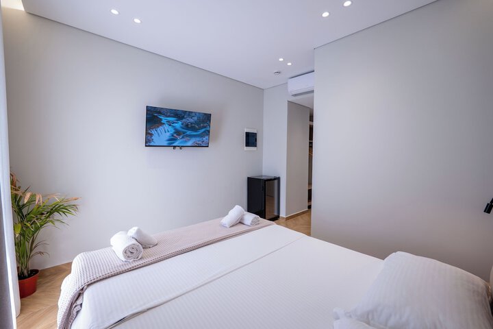 Room 18 of 65