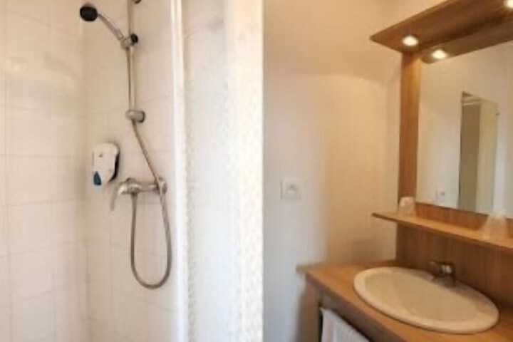 Room 15 of 23