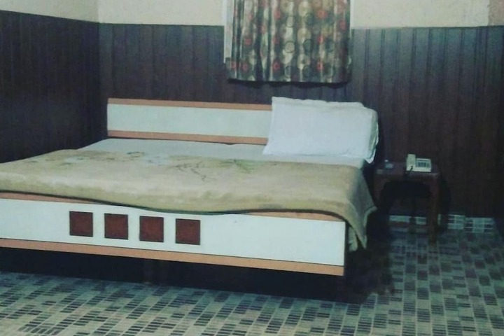 Room 11 of 17