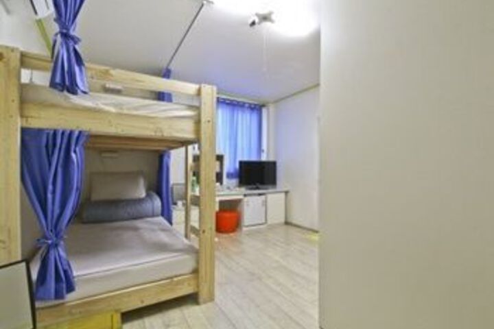 Room 18 of 33