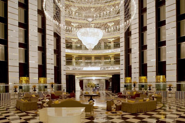 Entrance & Lobby