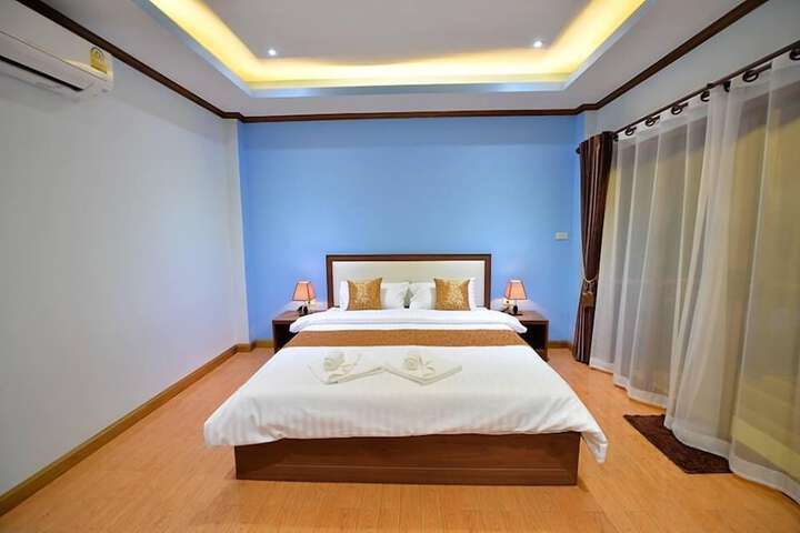 Room 12 of 23