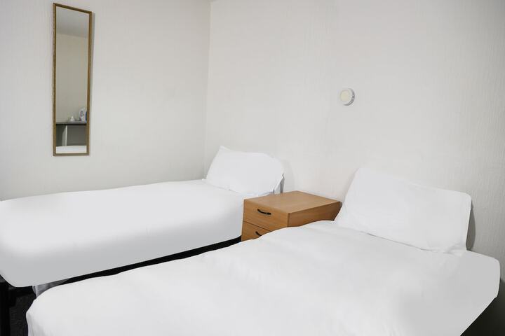 Room 21 of 26