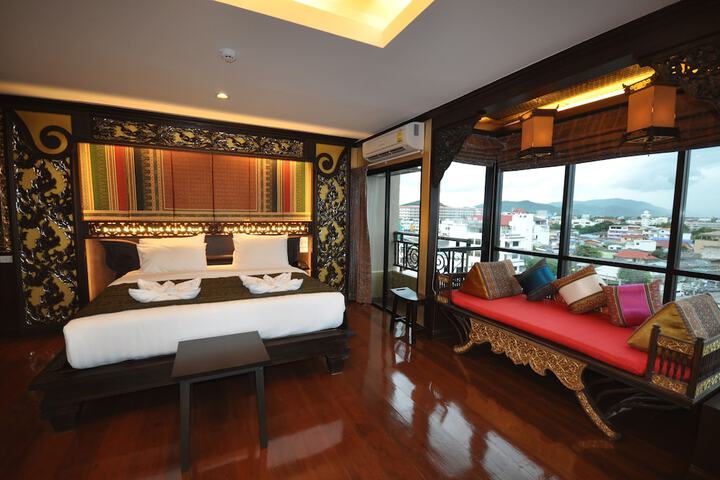 Room 40 of 83