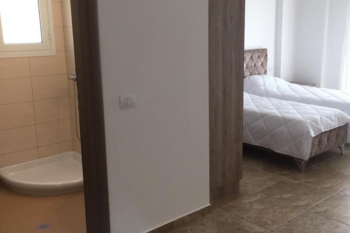 Room 14 of 25