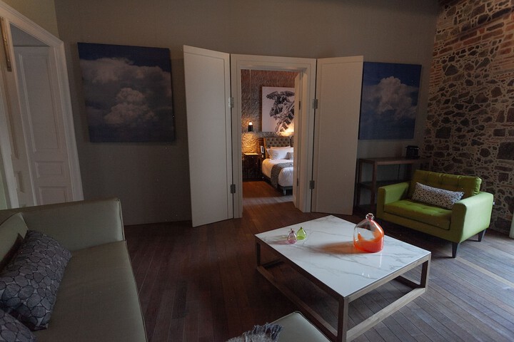 Room 21 of 107