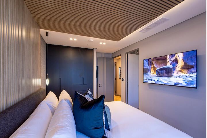 Room 44 of 143