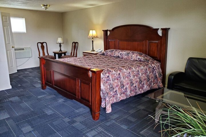 Room 4 of 5