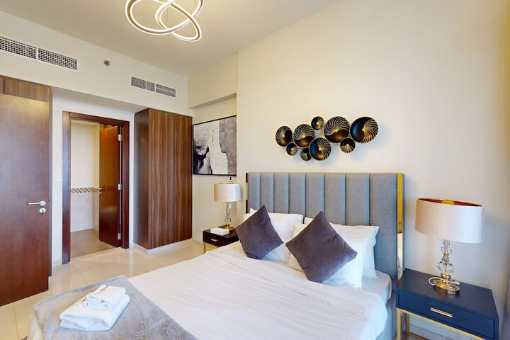 Room 9 of 26