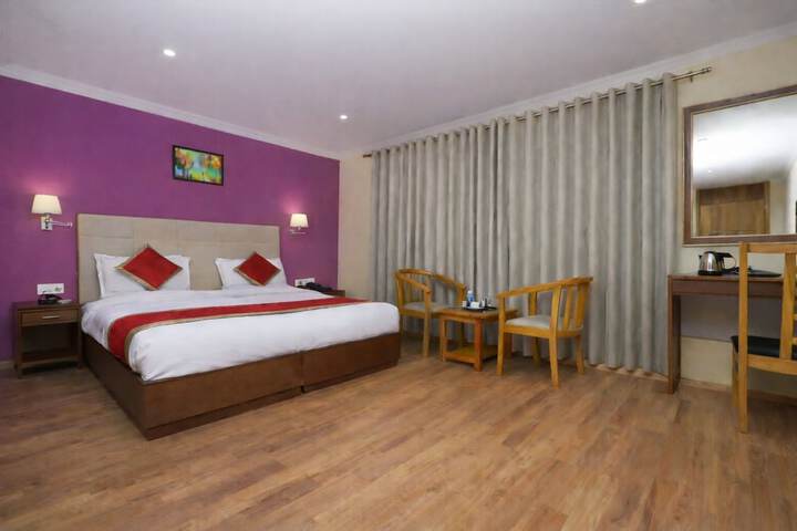 Room 6 of 30