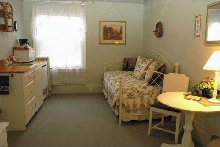 Room 13 of 28