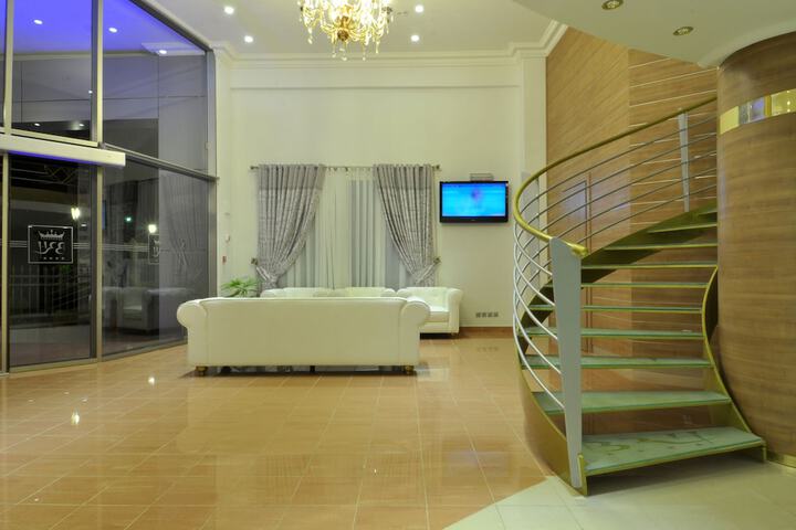 Hotel 5 of 53