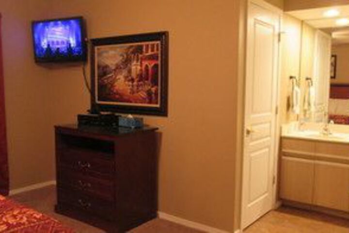 Room 15 of 48
