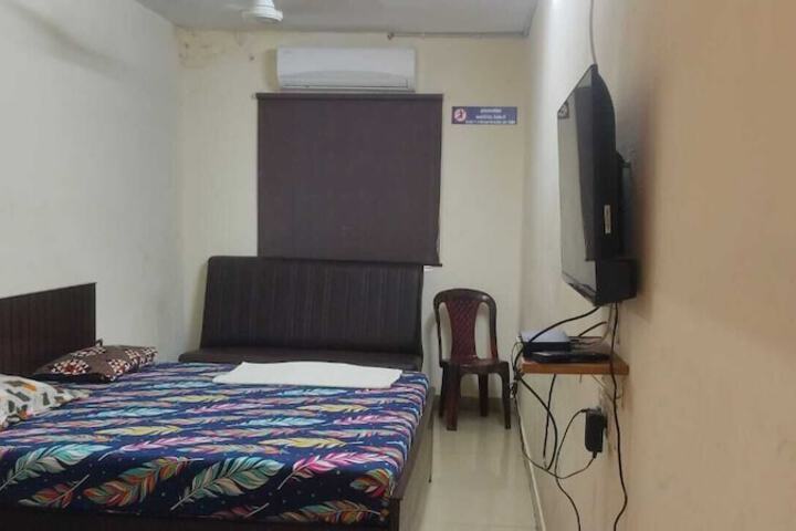 Room 3 of 12