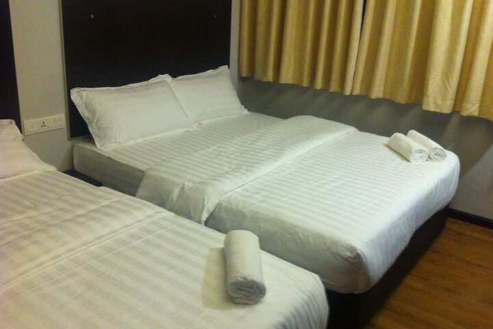 Room 8 of 18