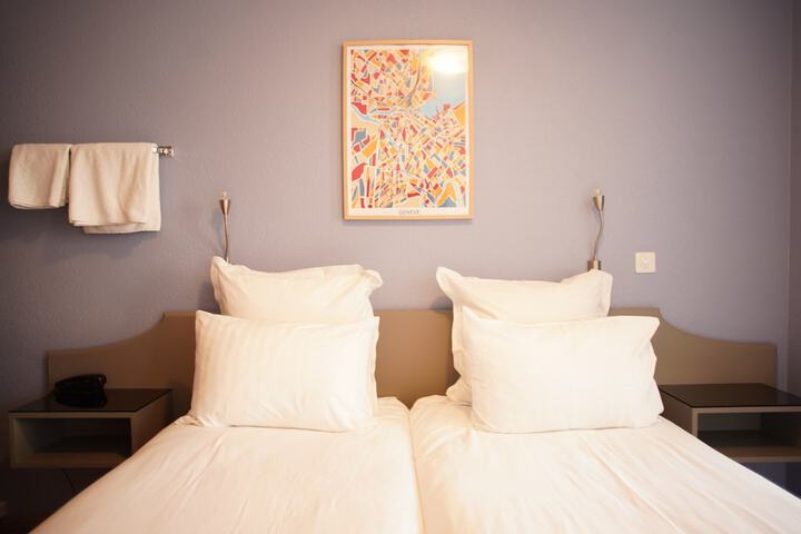 Room 35 of 83