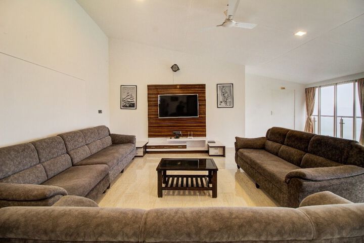 Room 12 of 21