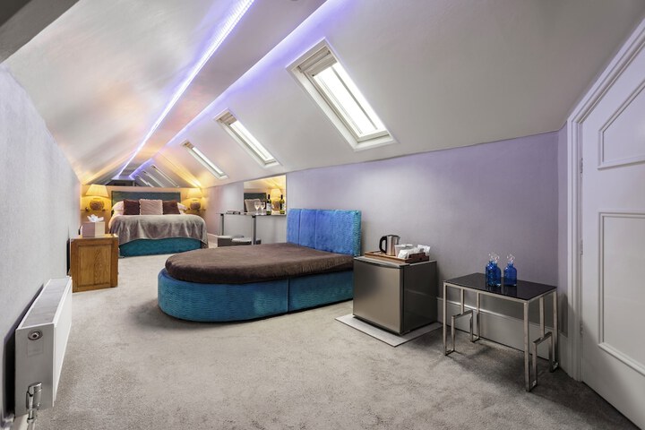 Room 46 of 390