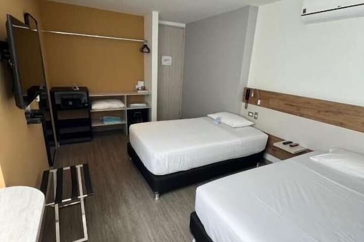 Room 12 of 24