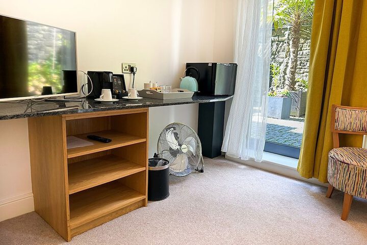 Room 20 of 283
