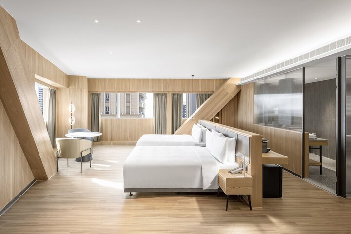 Room 9 of 50
