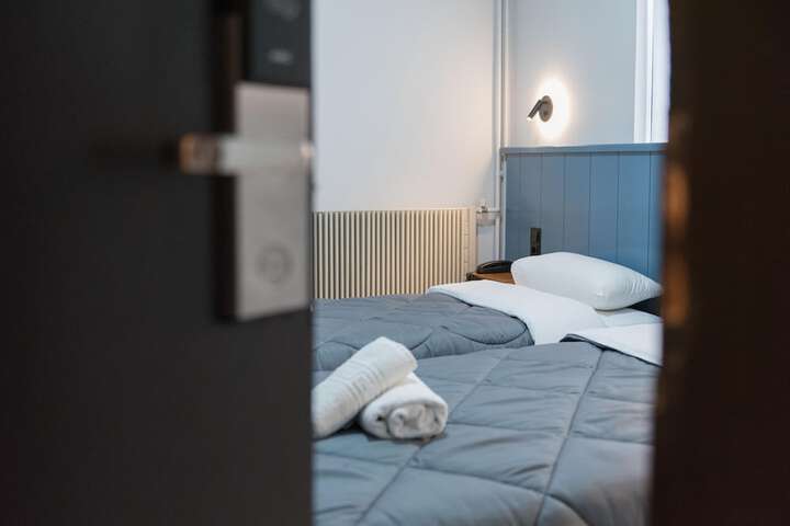 Room 25 of 90