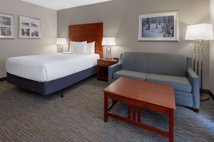2 Queen Beds City Courtyard View (15 of 16)