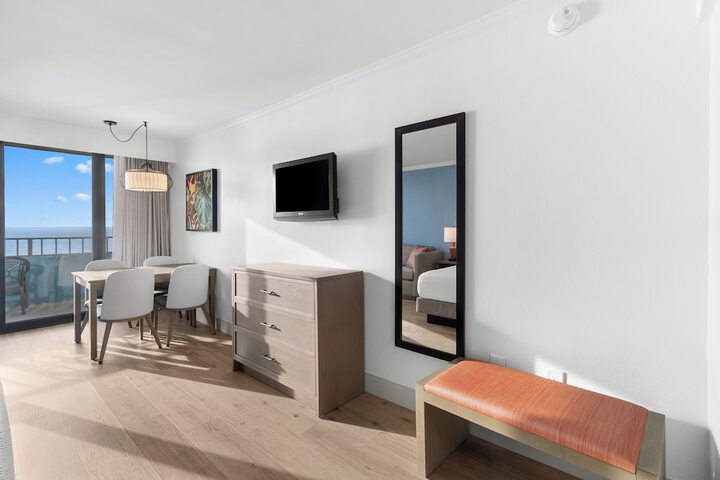 Room 136 of 218
