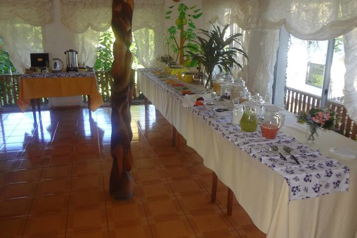 Breakfast/Coffee Service 30 of 48