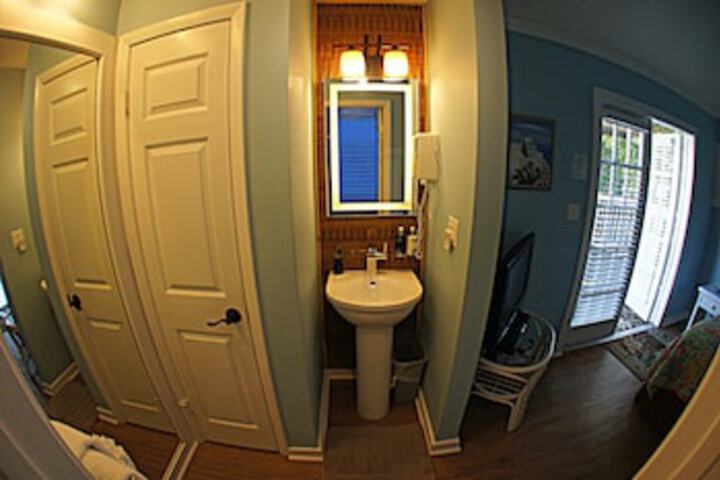 Room 28 of 192