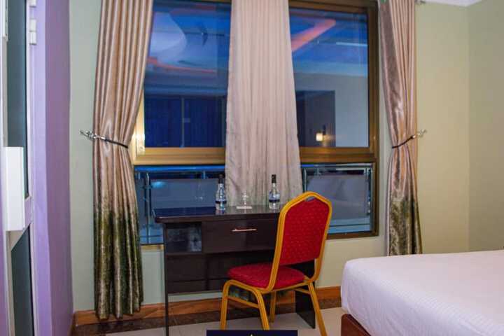 Room 6 of 26