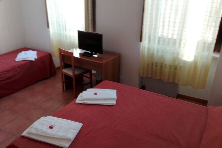 Room 8 of 32