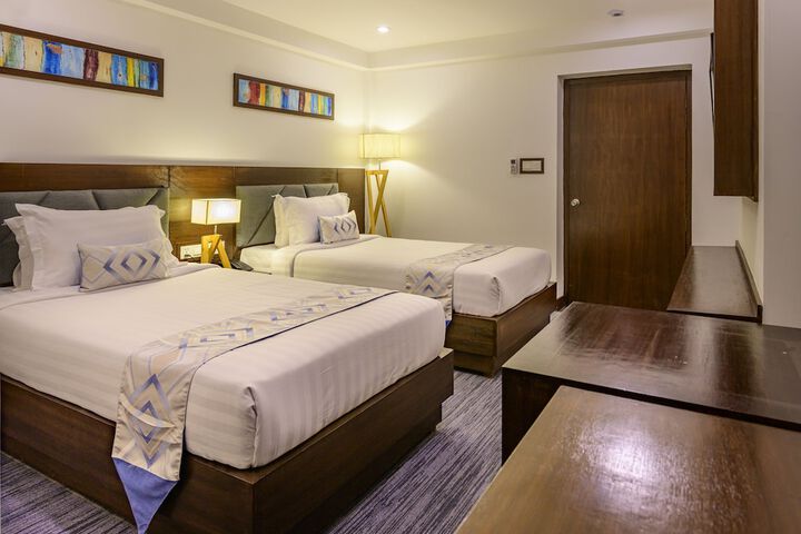 Room 10 of 38