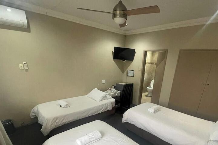 Room 4 of 24